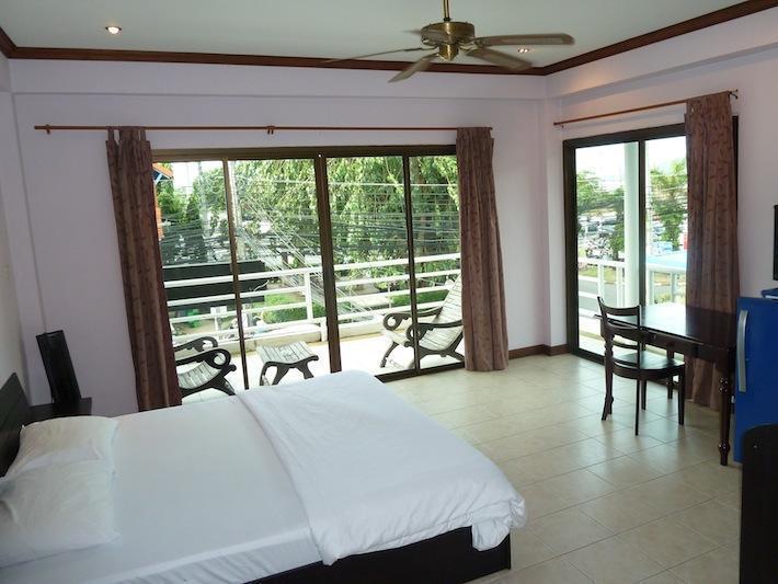 Supergreen Hotel Chalong Exterior foto
