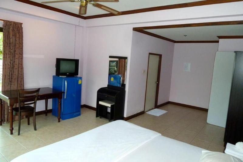 Supergreen Hotel Chalong Exterior foto