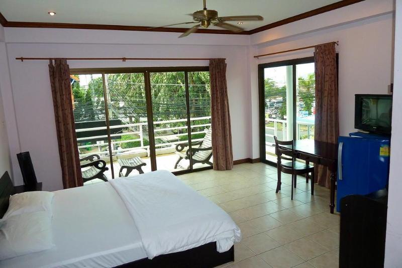 Supergreen Hotel Chalong Exterior foto