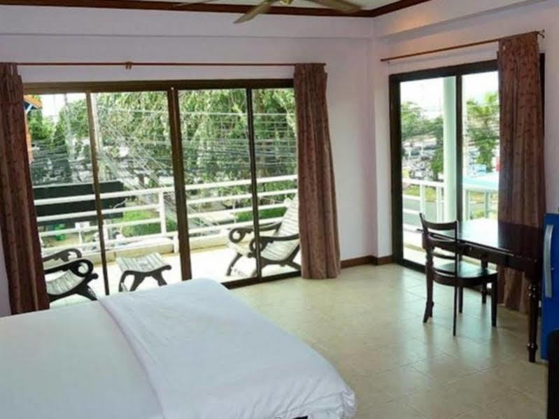 Supergreen Hotel Chalong Exterior foto