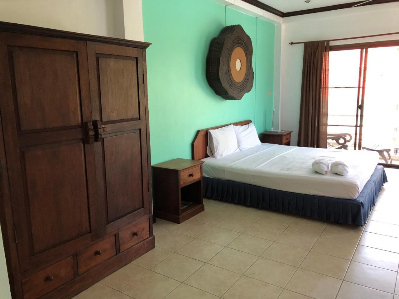 Supergreen Hotel Chalong Exterior foto